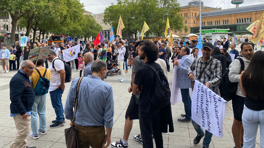 گردهمایی هواخواهان همبستگی بهمناسبت سومین سال بربریت حاکم طالبان گردهمایی هواخواهان همبستگی بهمناسبت سومین سال بربریت حاکم طالبان