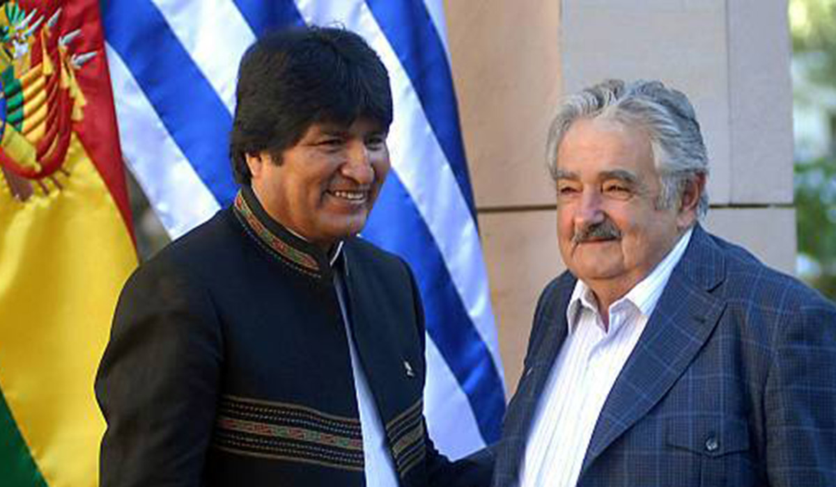 خوزه موخیکا با اوو مورالس