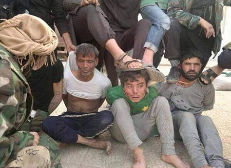 افغانهایی که توسط دولت ایران به جنگ تبهکارانه سوریه فرستاده شده و در چنگ مخالفان افتاده اند. افغانهایی که توسط دولت ایران به جنگ تبهکارانه سوریه فرستاده شده و در چنگ مخالفان افتاده اند.