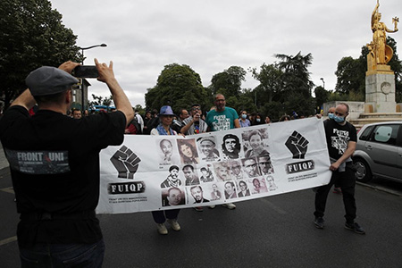 گروه «ضد نژاد‌پرستی» به تاریخ ۵ جولای ۲۰۲۰ تظاهراتی را در شهر پاریس به راه انداختند و خواستار تغییر نام جاده‌هایی شدند که به اسم جنایتکاران مسمی بودند.