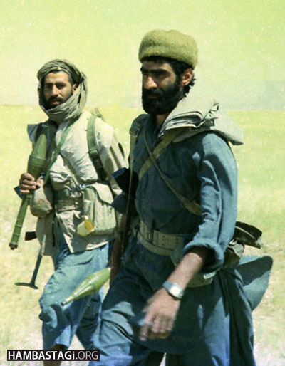 عبدالرحیم حیدری با یکی از همرزمانش در جریان جنگ مقاومت ضد روسی عبدالرحیم حیدری با یکی از همرزمانش در جریان جنگ مقاومت ضد روسی
