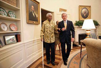 نلسون ماندلا با جورج بوش در کاخ سفید
