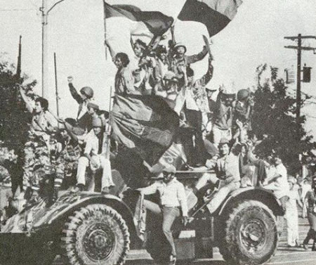 ساندنیست‌ها سقوط سموزا گارسیا را جشن می‌گیرند.