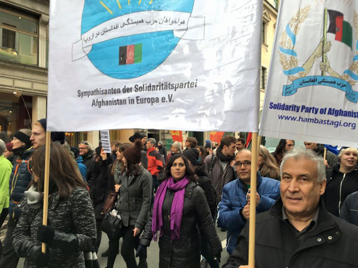 شرکت هواداران حزب همبستگی در تظاهرات علیه ناتو در مونشن شرکت هواداران حزب همبستگی در تظاهرات علیه ناتو در مونشن