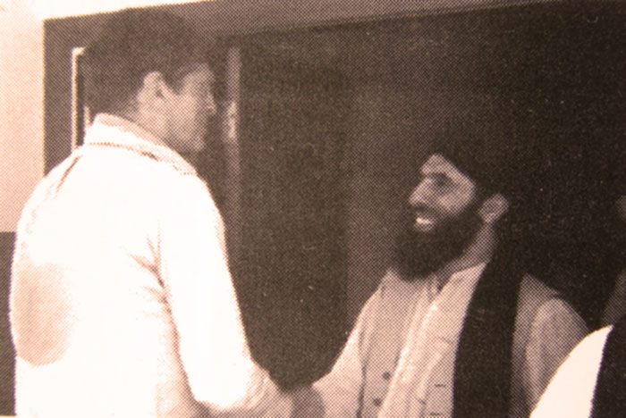 د چارلی ویلسون له ګلبدین سره پټه لیدنه د چارلی ویلسون له ګلبدین سره پټه لیدنه
