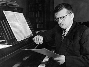 موسیقی فلم «خرمگس» ساخته دمیتری شوستاکوویچ، یکی از بزرگ‌ترین نوابغ هنری شوروی می‌باشد که در زمره برترین آهنگسازان سده بیستم جهان نیز شناخته می‌شود.