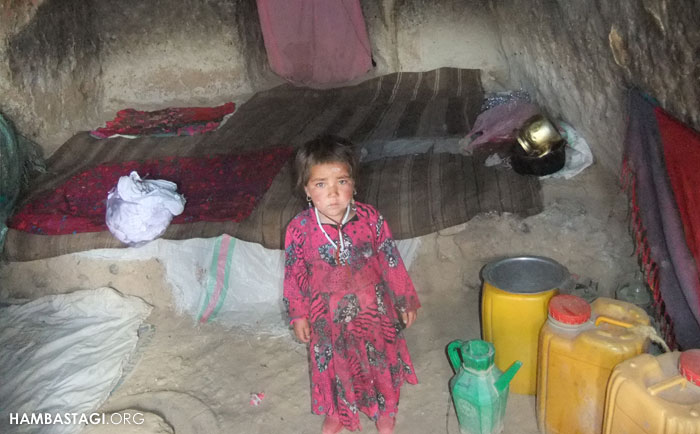 فقر و مغاره‌نشینی در بامیان فراموش‌شده