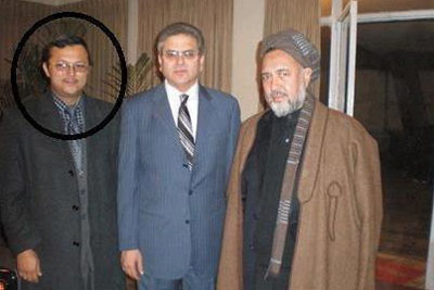 له ښي خوا: محقق، محمد صادق - په کابل کی د پاکستان پخوانی سفیر، حسین یاسا.