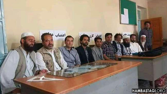 معلمان اعتصابکننده در هرات: «با این معاش نمیتوان زندگی کرد.» معلمان اعتصابکننده در هرات: «با این معاش نمیتوان زندگی کرد.»