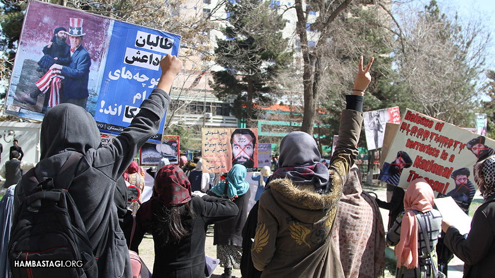 گردهمایی حزب همبستگی در تقبیح رهایی زندانیان طالب توسط دولت پوشالی افغانستان گردهمایی حزب همبستگی در تقبیح رهایی زندانیان طالب توسط دولت پوشالی افغانستان
