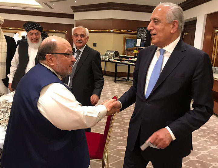 خلیلزاد، حامد گیلانی و سپنتا در دیدار با سران وحشی طالبان در دوحه خلیلزاد، حامد گیلانی و سپنتا در دیدار با سران وحشی طالبان در دوحه