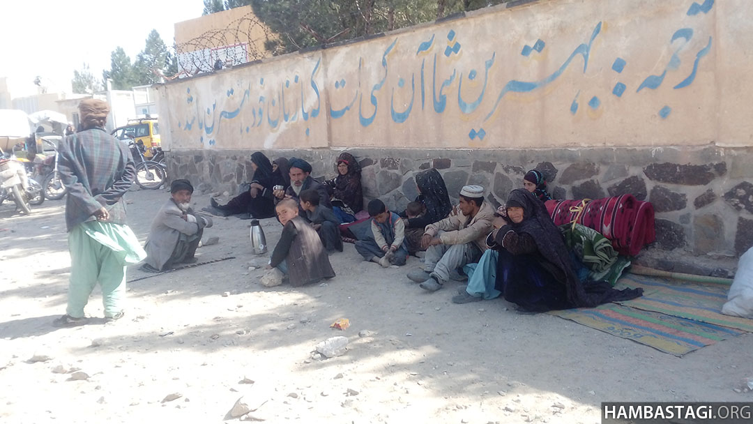 آوارگان گرسنه‌ در شهر‌ هرات