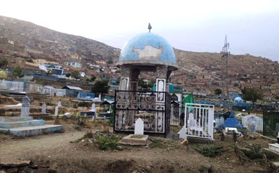 آرامگاه عبدالرحمن لودین در دامنه پنجهشاه شهدای صالحین آرامگاه عبدالرحمن لودین در دامنه پنجه شاه شهدای صالحین