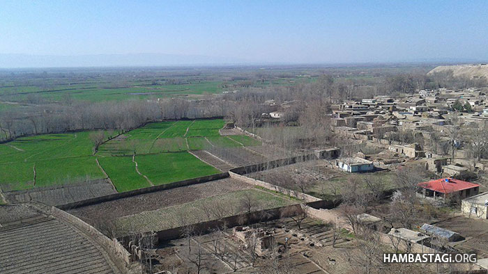 مردمان ینگی قلعه، خواجه بهاوالدین و درقد میان دو سنگ آرد میشوند مردمان ینگی قلعه، خواجه بهاوالدین و درقد میان دو سنگ آرد میشوند