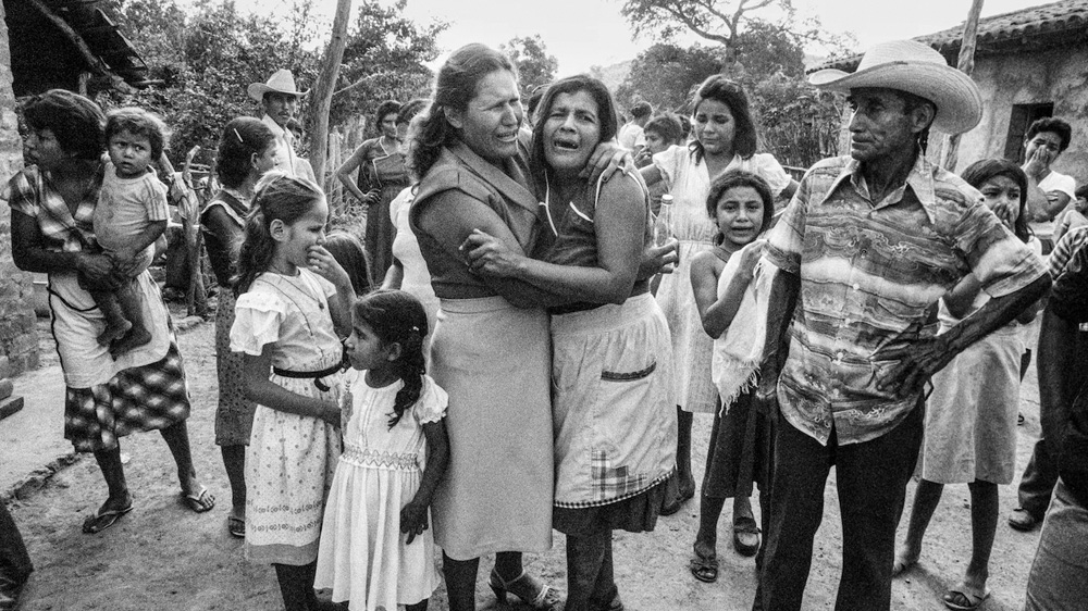 عزاداری بازماندگان یکی از قتل‌عام‌های السلوادور