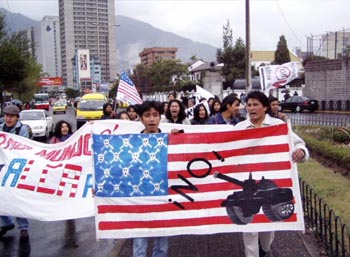 تظاهرات بر ضد پایگاه نظامی امریکا در اکودور