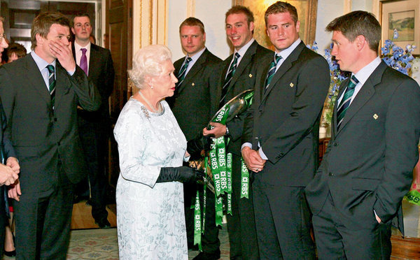 Ireland Rugbier Ronan OGara refuse to shake hand of Queen