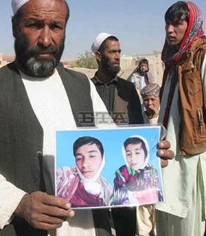 طفل کشته شده توسط بمباردمان امریکا